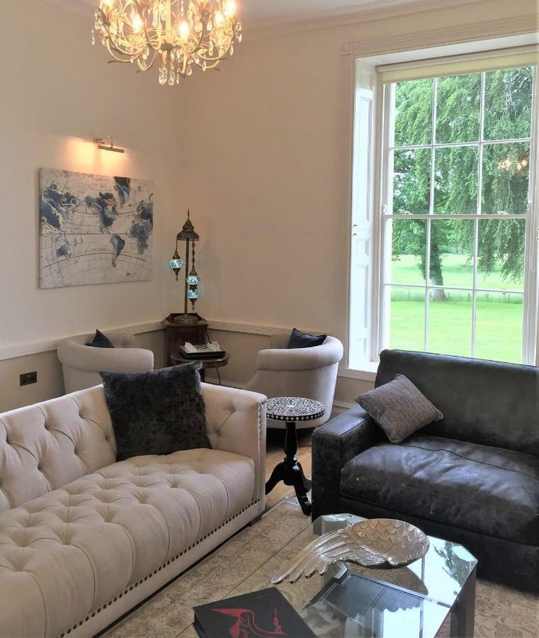 Llwynhelig Manor Bed & Breakfast Llandeilo Dış mekan fotoğraf