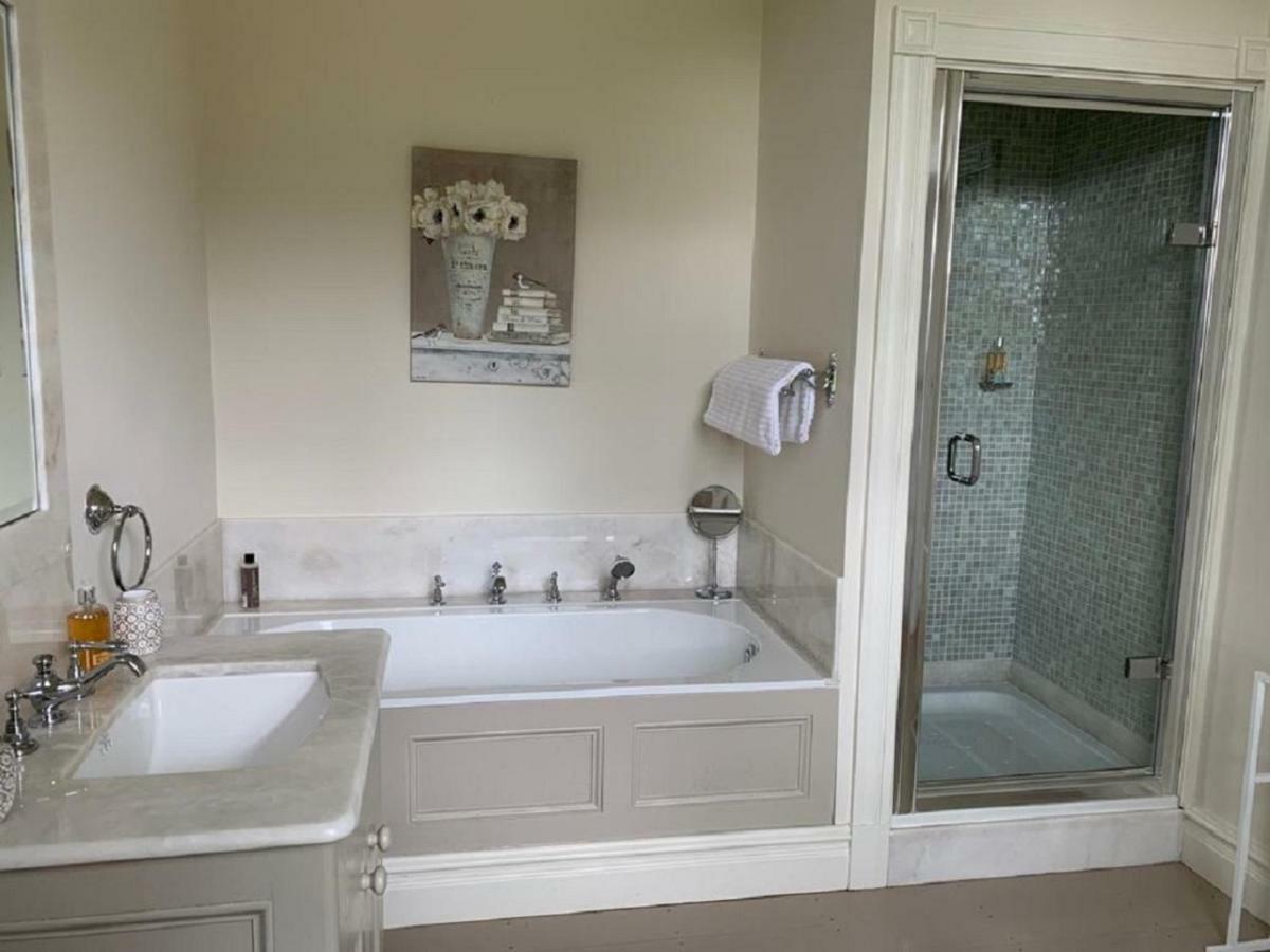 Llwynhelig Manor Bed & Breakfast Llandeilo Dış mekan fotoğraf