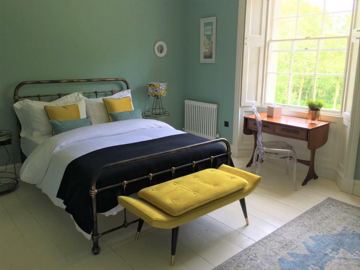 Llwynhelig Manor Bed & Breakfast Llandeilo Dış mekan fotoğraf